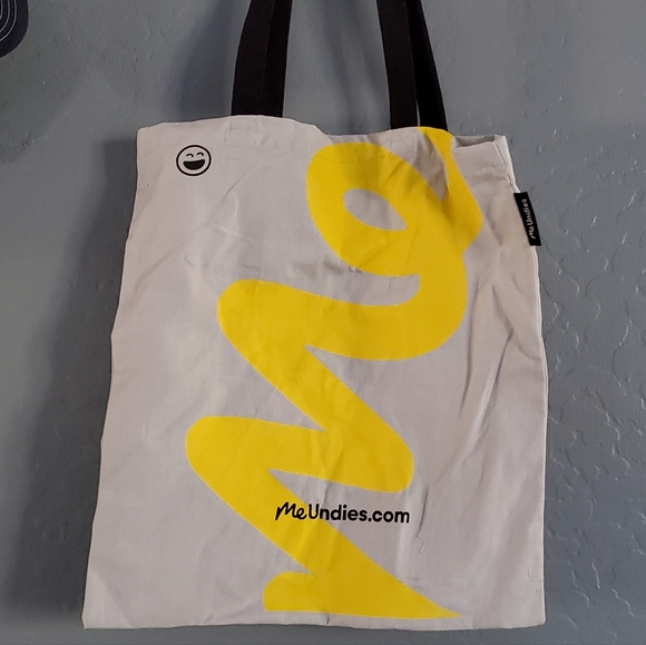 MeUndies snap-back baseball cap and tote - Picture 3 of 3